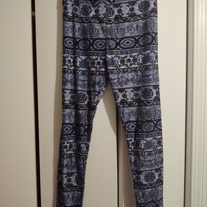 Blue patterned leggings